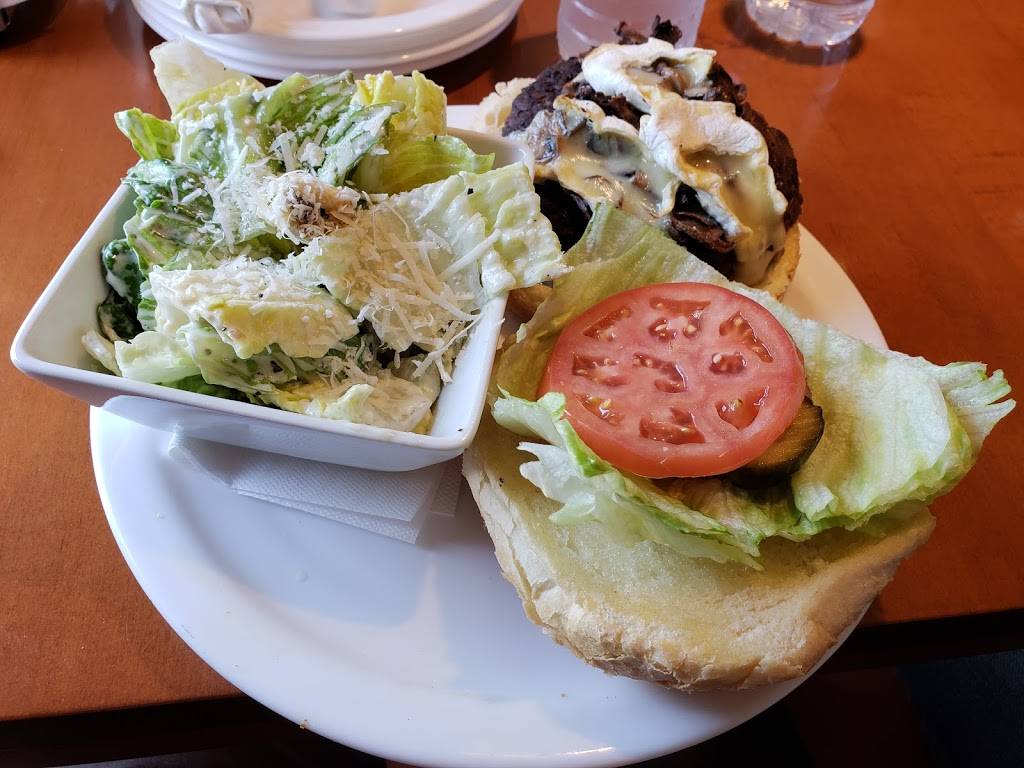 Maxs Diner | restaurant | 975 Mid-Way Blvd, Mississauga, ON L5T 2C6, Canada | 9055643350 OR +1 905-564-3350