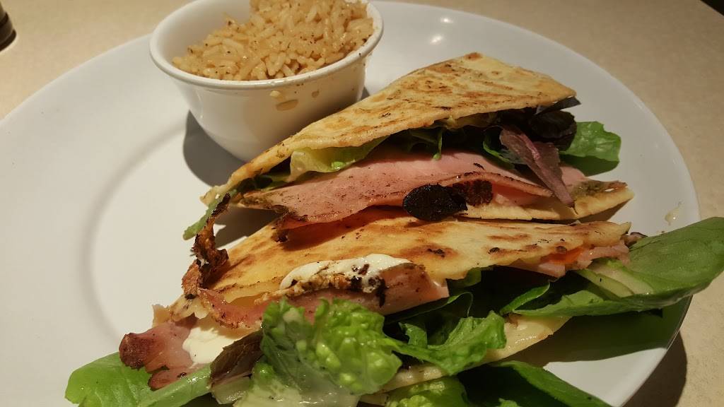 Zoës Kitchen | restaurant | 5930 Red Bug Lake Rd, Winter Springs, FL 32708, USA | 4076369262 OR +1 407-636-9262