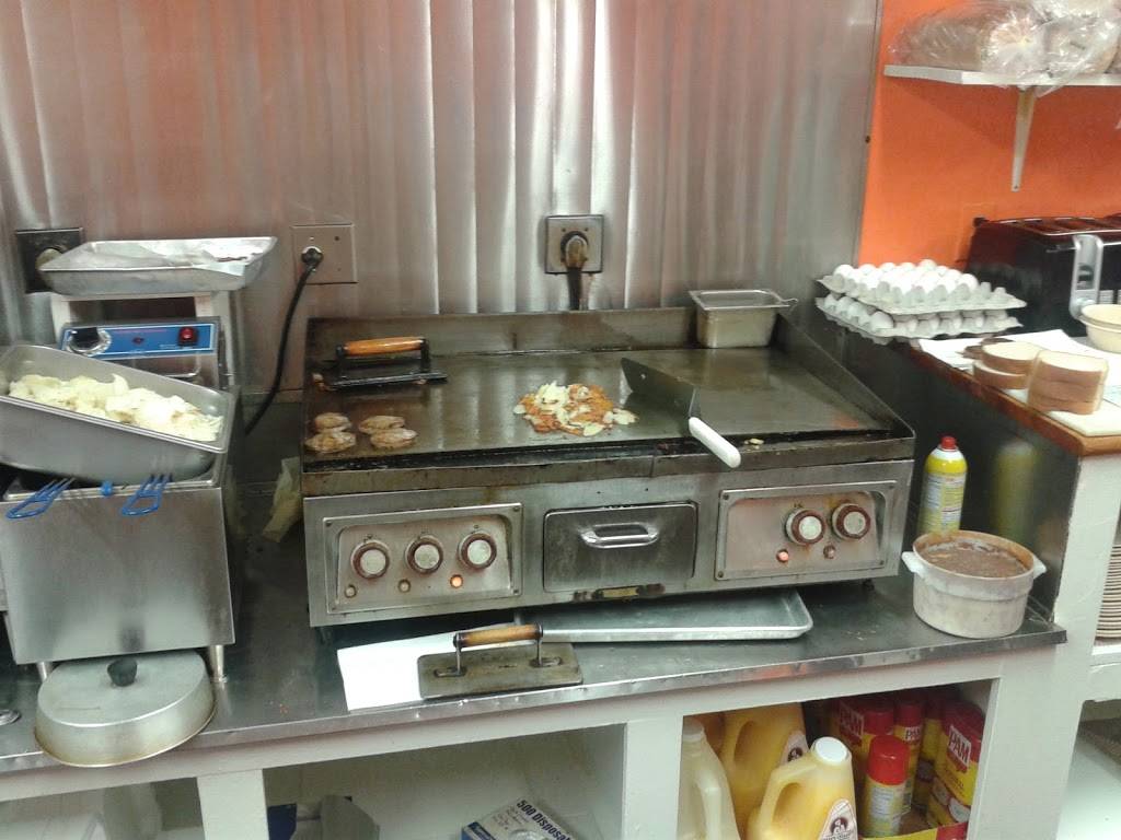 Brendas On the Causeway | restaurant | 314 Causeway Blvd, Dunedin, FL 34698, USA | 7277341405 OR +1 727-734-1405