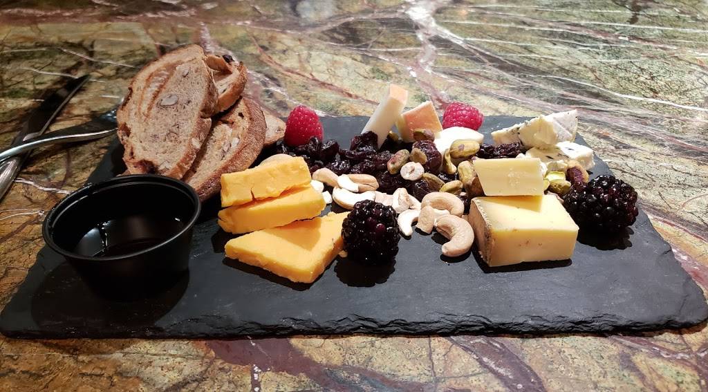 The Trellis Bar and Grill | restaurant | 3602, 403 W Duke of Gloucester St, Williamsburg, VA 23185, USA | 7572298610 OR +1 757-229-8610