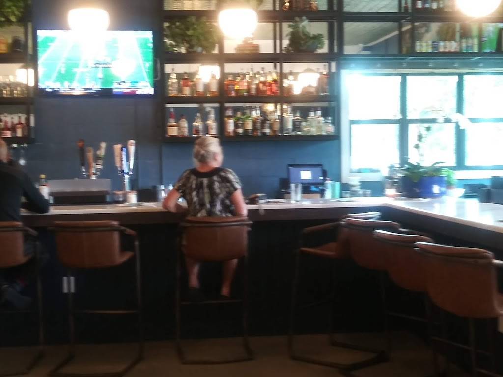 Henrys Depot | restaurant | 212 W 1st St, Sanford, FL 32771, USA | 4075486931 OR +1 407-548-6931