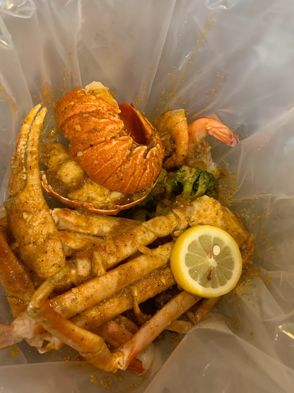 Crab World Seafood Restaurant | meal takeaway | 6450 Georgia Ave NW, Washington, DC 20012, USA | 2027232356 OR +1 202-723-2356