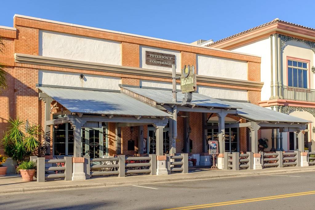 McCalls Tavern | restaurant | 997 Alverez Ave, Lady Lake, FL 32159, USA | 3527509441 OR +1 352-750-9441
