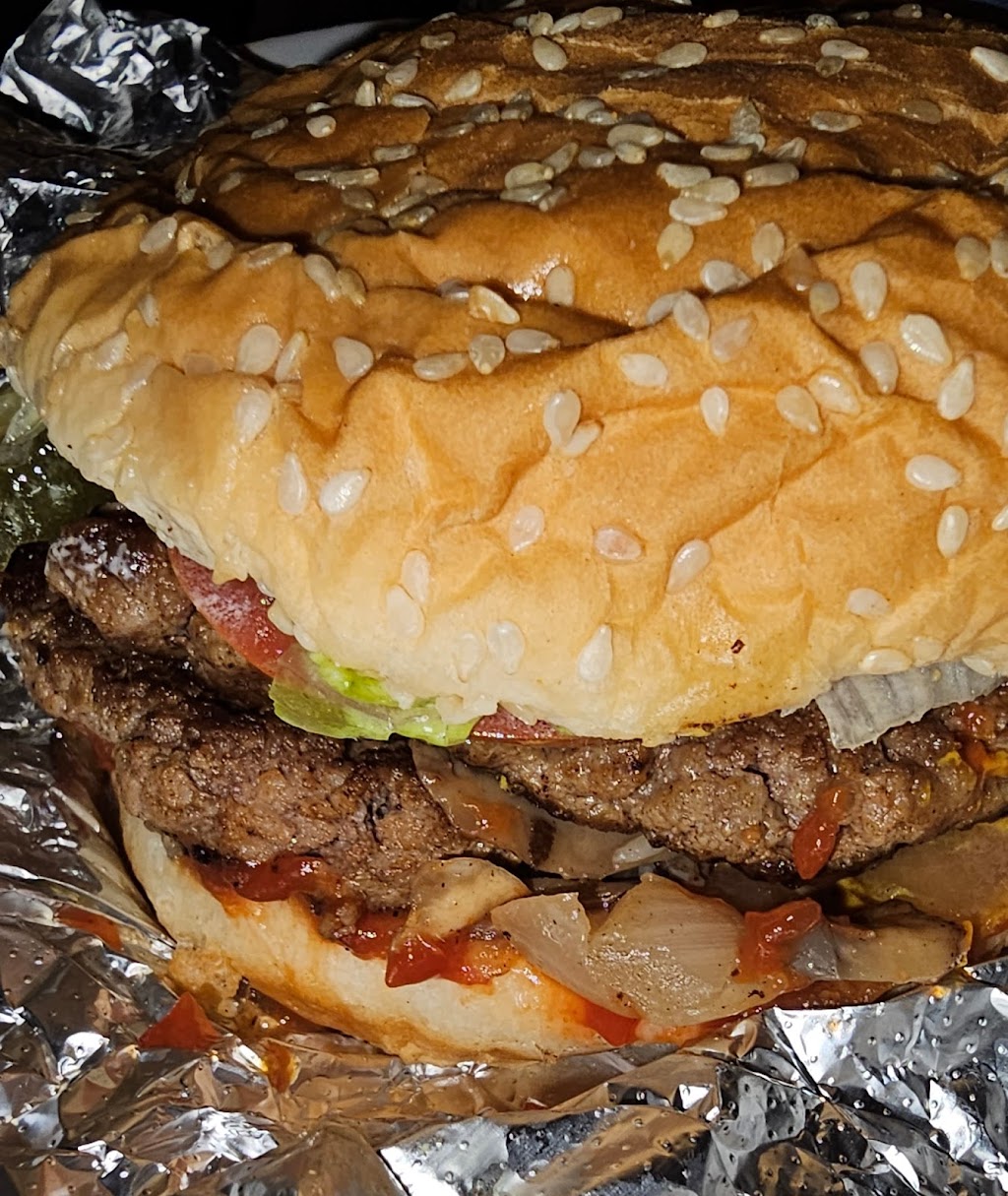 Five Guys | meal takeaway | 9050 Dixie Hwy #104, Louisville, KY 40258, USA | 5022909291 OR +1 502-290-9291