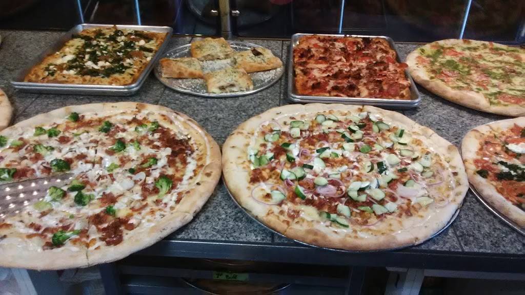 La Festa Brick & Brew | restaurant | 300 Central Ave, Dover, NH 03820, USA | 6037434100 OR +1 603-743-4100