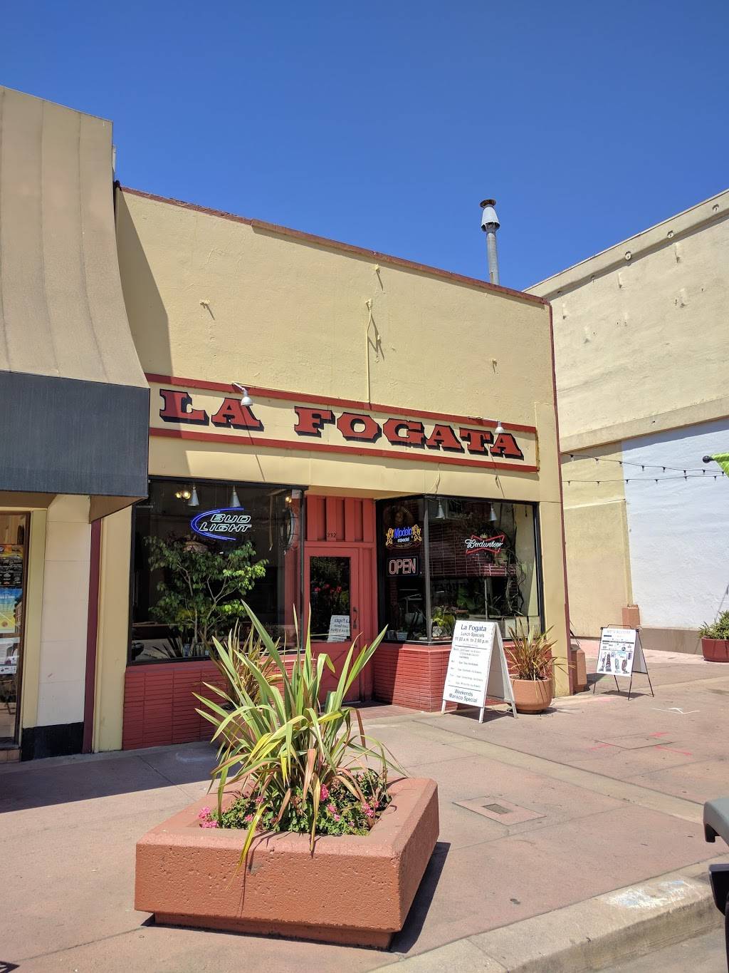 La Fogata Mexican Restaurant | restaurant | 232 Main St, Salinas, CA 93901, USA | 8317575690 OR +1 831-757-5690