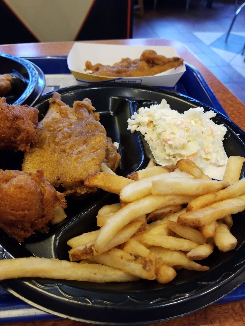 Long John Silvers | restaurant | 32 Patrick Henry Way, Charles Town, WV 25414, USA | 3047253069 OR +1 304-725-3069