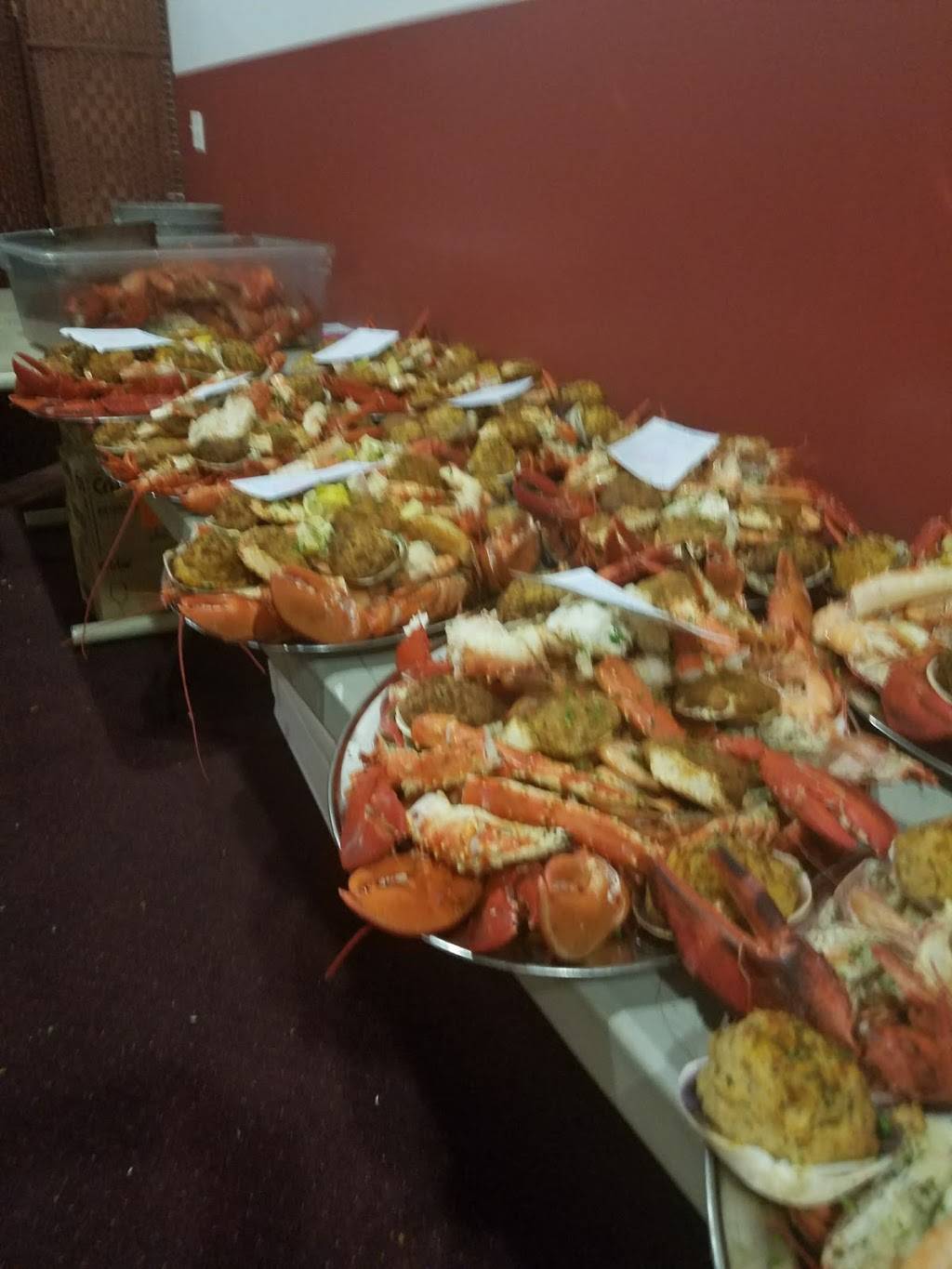 Casa Do Benfica Restaurant | restaurant | 28 Federal Rd, Danbury, CT 06810, USA | 2032050937 OR +1 203-205-0937