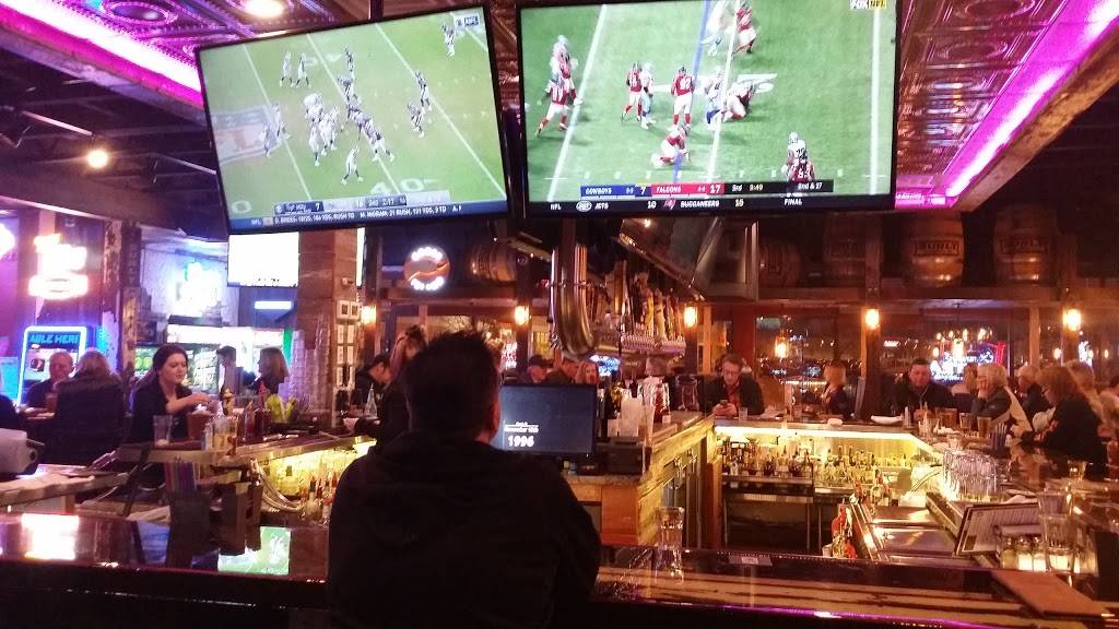 Willy McCoys | restaurant | 320 Pioneer Trail, Chaska, MN 55318, USA | 9525009645 OR +1 952-500-9645