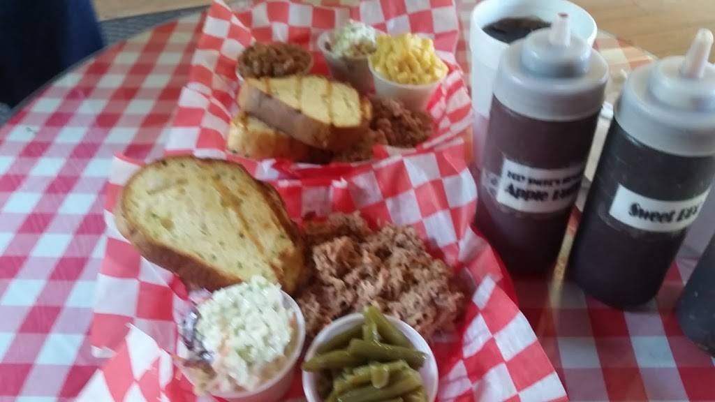 Holy Smokes BBQ | restaurant | 3363 Beech Mountain Pkwy, Beech Mountain, NC 28604, USA | 8283874200 OR +1 828-387-4200