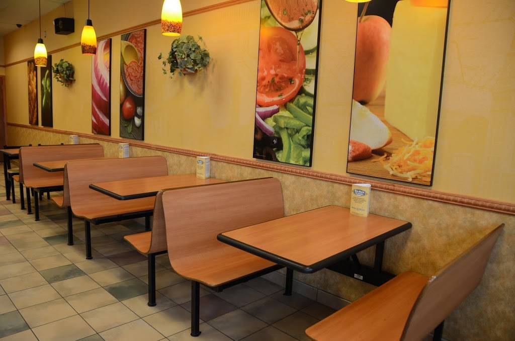 Subway | restaurant | 101 Windflower Ln, Solon, IA 52333, USA | 3196242324 OR +1 319-624-2324