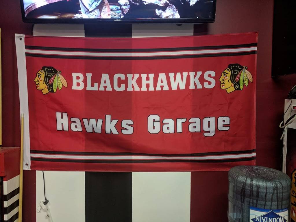 The Hawks Garage | restaurant | 1531 Southport Ct, Zion, IL 60099, USA | 8722566992 OR +1 872-256-6992