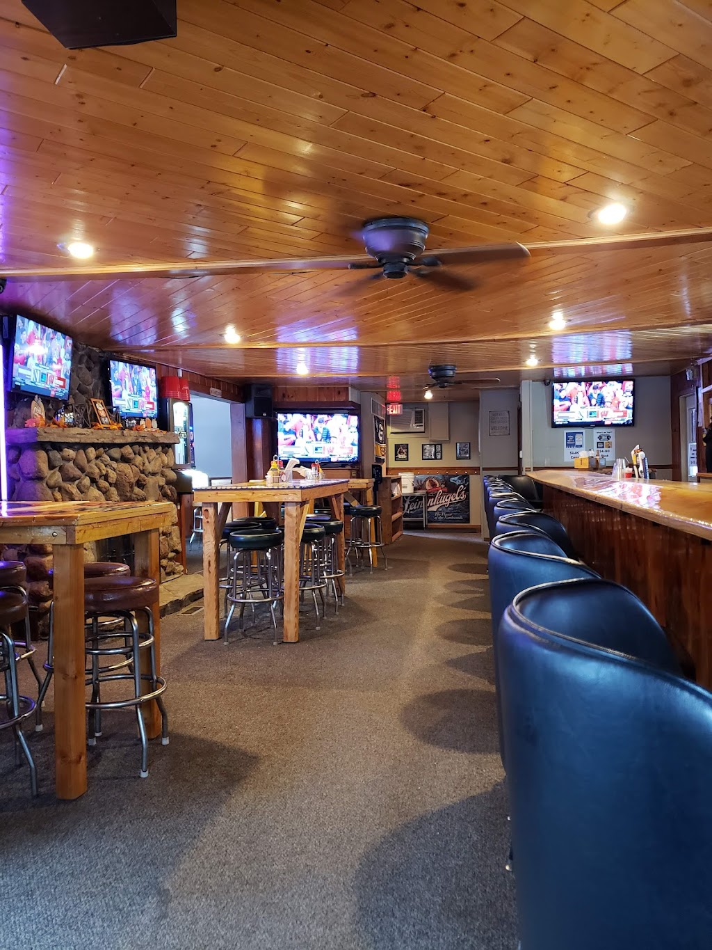 Ciras Red, White & Brew Bar | restaurant | 1175 Old Hwy 70, St Germain, WI 54558, USA | 7154797078 OR +1 715-479-7078