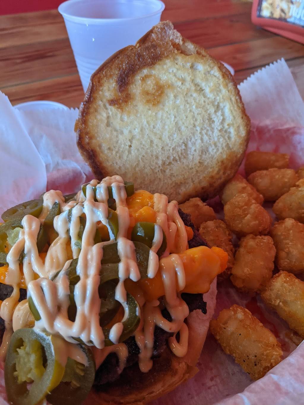 Beths Burger Bar | restaurant | 223 Wheelhouse Ln Unit 1121, Lake Mary, FL 32746, USA | 4077162272 OR +1 407-716-2272