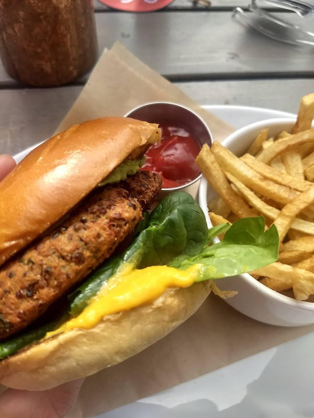 HG Sply Co. | restaurant | 2008 Greenville Ave, Dallas, TX 75206, USA | 4693340896 OR +1 469-334-0896