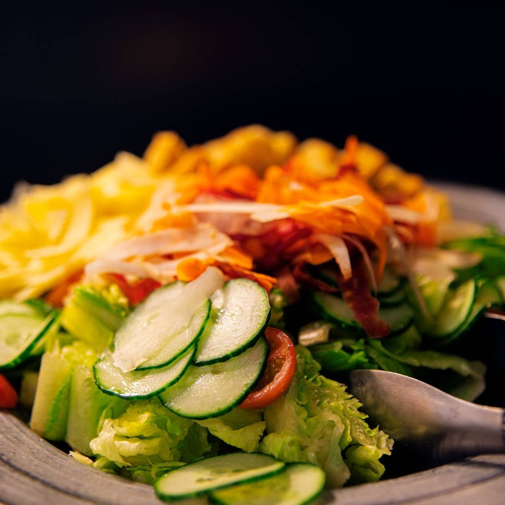 Sideline Social Restaurant + Bar | restaurant | 10700 231st Way NE #100, Redmond, WA 98053, USA | 4257287298 OR +1 425-728-7298