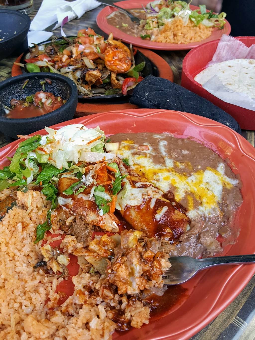 Zarape Restaurant | restaurant | 33 Maple St, Marlborough, MA 01752, USA | 5084855502 OR +1 508-485-5502