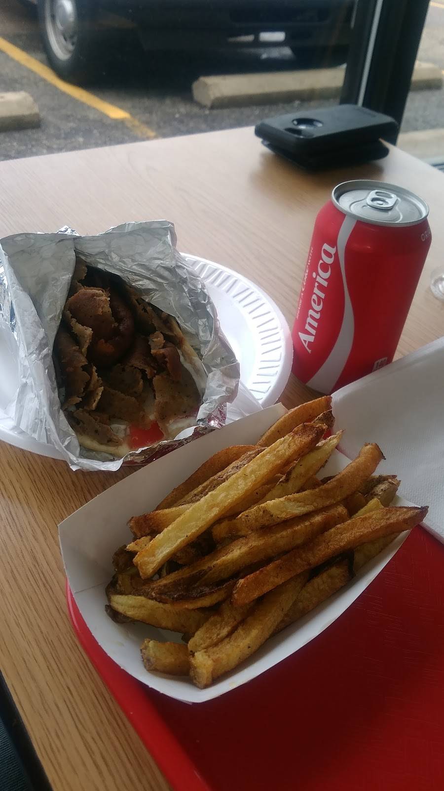 Gyro Delight | restaurant | 2929 Lincoln Way E, Massillon, OH 44646, USA | 3308377766 OR +1 330-837-7766