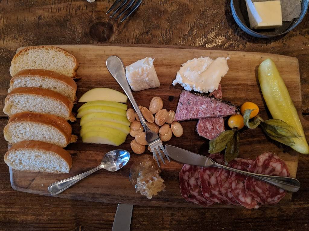 The Farmhouse | restaurant | 970 Great Plain Ave, Needham, MA 02492, USA | 7814496200 OR +1 781-449-6200