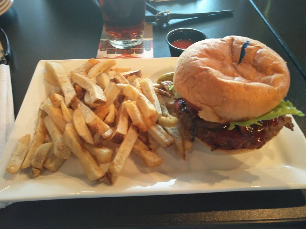 StrykerZ Kitchen and Bar | restaurant | 120 Ottawa St N, Kitchener, ON N2H 3K5, Canada | 5192084888 OR +1 519-208-4888