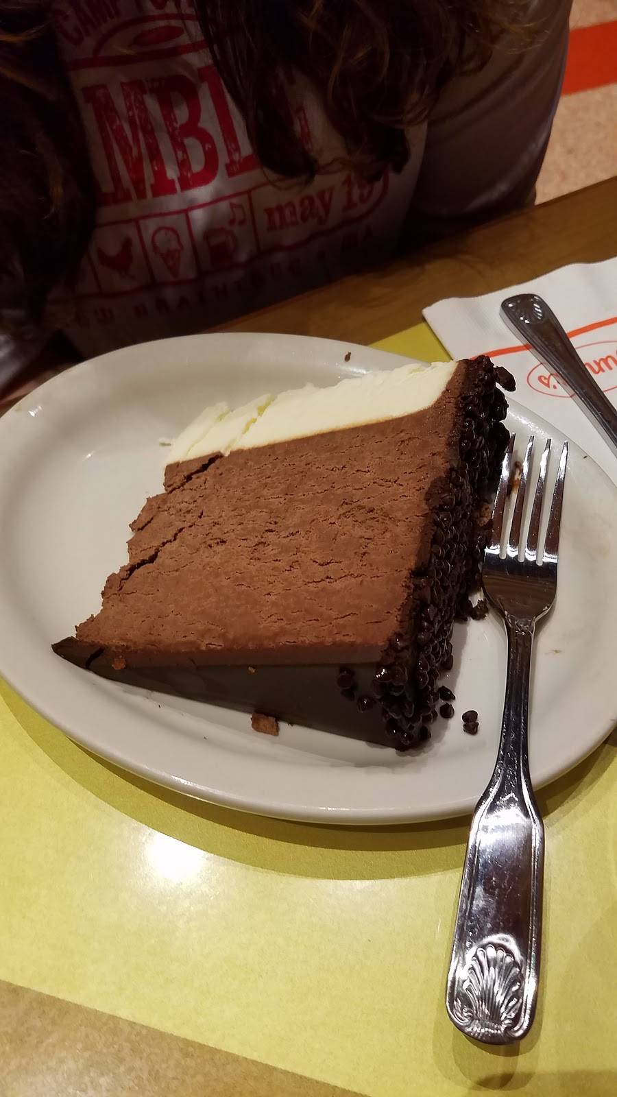 Juniors Cheesecake American Restaurant | restaurant | Foxwoods Blvd, Ledyard, CT 06339, USA | 8603122253 OR +1 860-312-2253