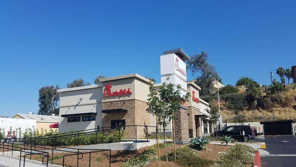 Chick-fil-A La Mesa | restaurant | 8200 Parkway Dr, La Mesa, CA 91942, USA | 6194654812 OR +1 619-465-4812