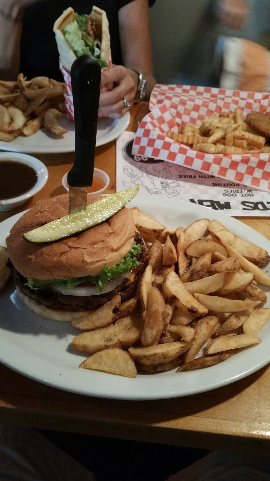 Gilligans | restaurant | 1270 Walker Rd, Windsor, ON N8Y 4T4, Canada | 5199710204 OR +1 519-971-0204