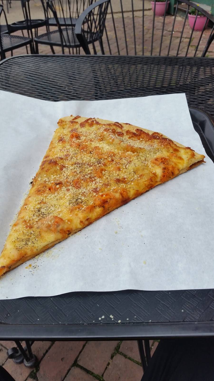 Bacci Pizza | restaurant | 1222 W Bradley Ave, Peoria, IL 61606, USA | 3096762222 OR +1 309-676-2222