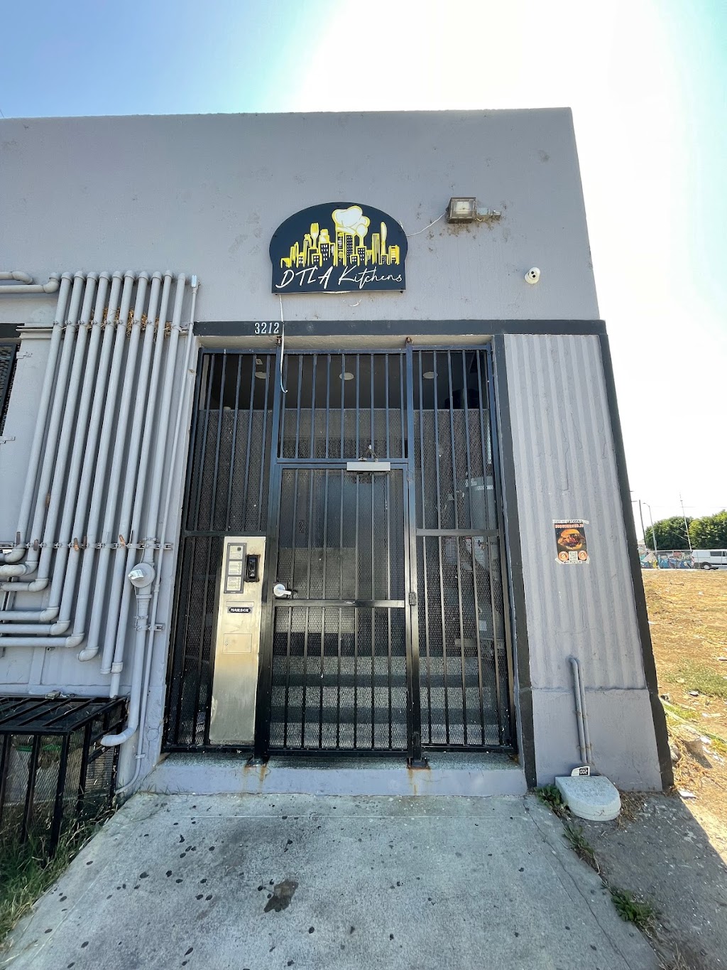 Doge Chicken | meal takeaway | 3212 E Olympic Blvd, Los Angeles, CA 90023, USA | 4086088073 OR +1 408-608-8073