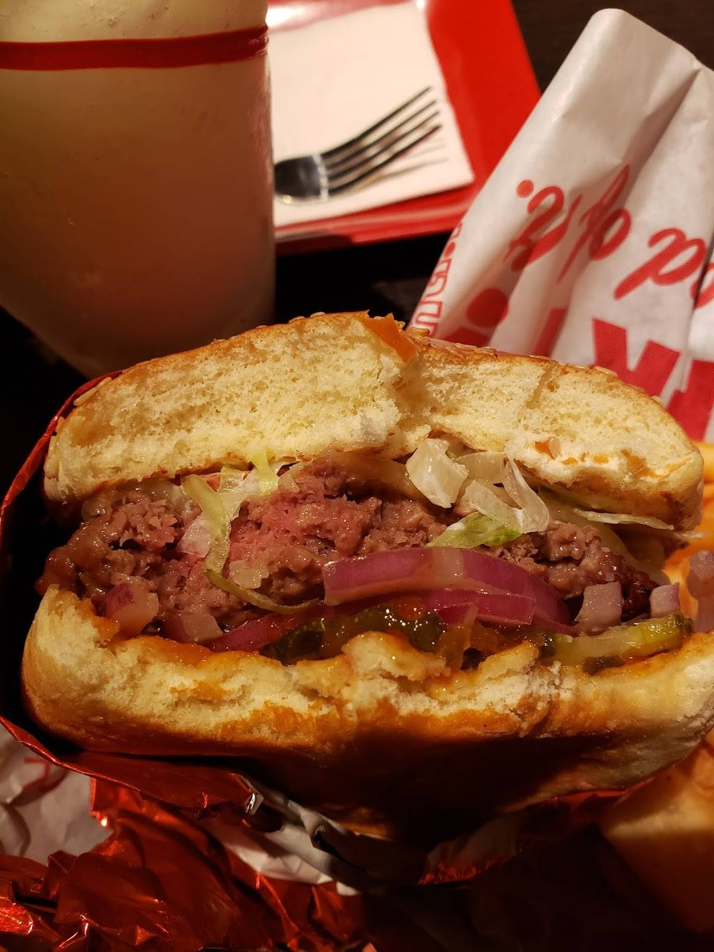 Red Robin Gourmet Burgers and Brews | restaurant | 18029 Garden Way NE, Woodinville, WA 98072, USA | 4254886300 OR +1 425-488-6300