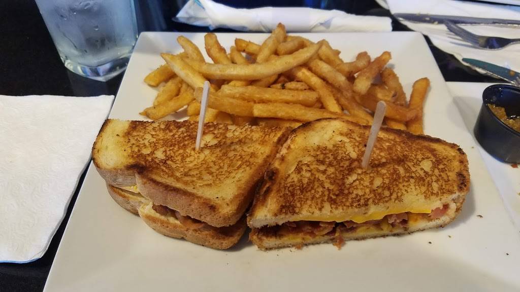 Outerbanks | restaurant | 661 Riverside Dr, Riverhead, NY 11901, USA | 6318734123 OR +1 631-873-4123