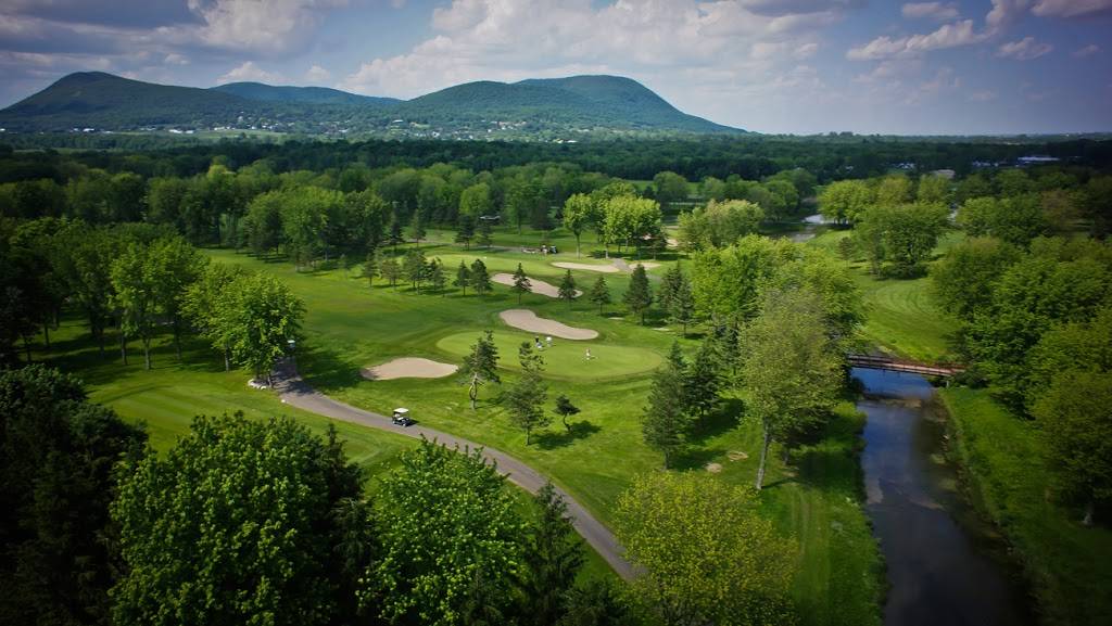 Golf Area De Rouville | restaurant | 4230 Rang de la Rivière N, Saint-Jean-Baptiste, QC J0L 2B0, Canada | 4504643903 OR +1 450-464-3903