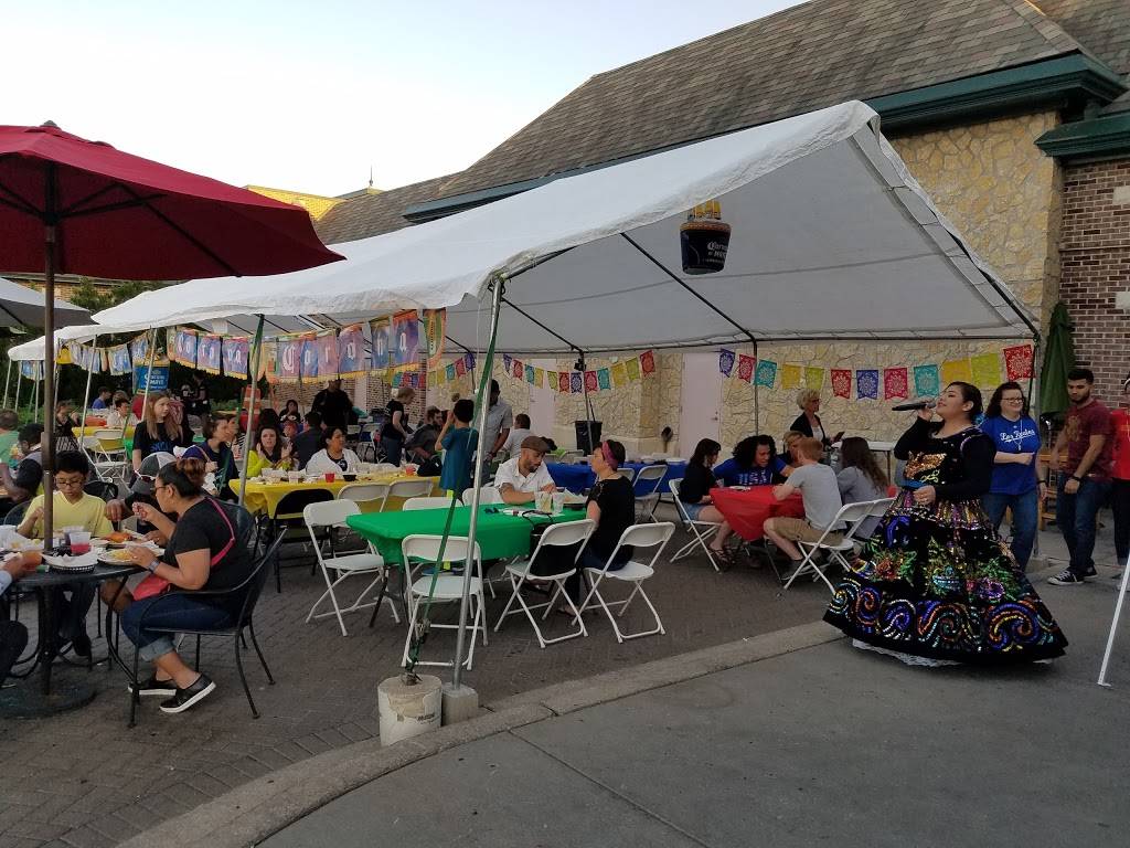 Luna Azteca Mexican Grill | restaurant | 5918 NW 63rd Terrace, Kansas City, MO 64151, USA | 8164378038 OR +1 816-437-8038