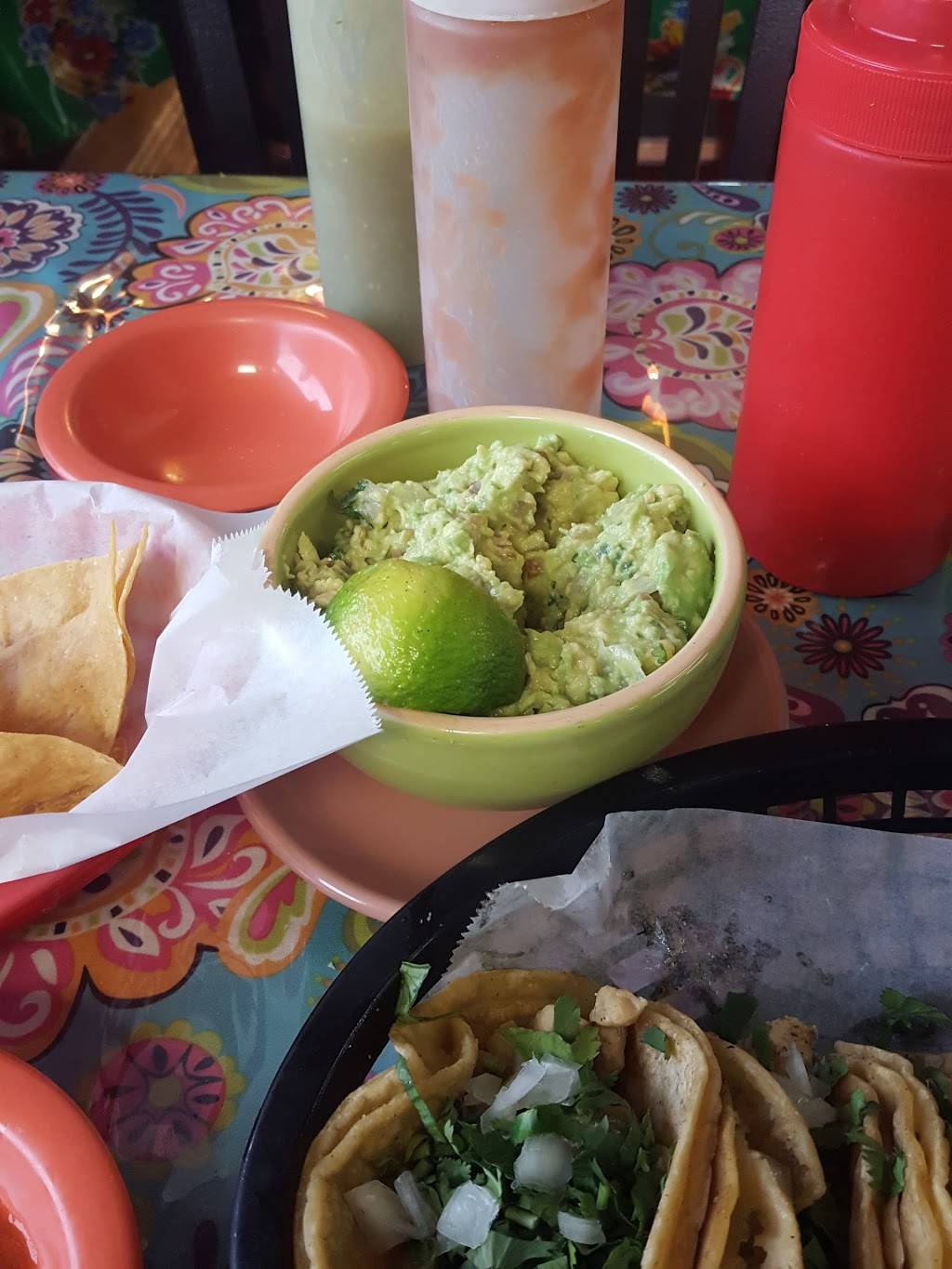 Taqueria Flores | restaurant | 3204 E Paulding Rd, Fort Wayne, IN 46816, USA | 2603996499 OR +1 260-399-6499