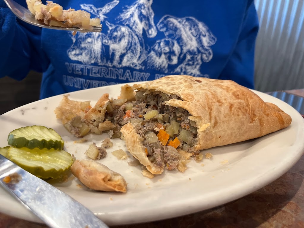 Syls Cafe | restaurant | 713 River St, Ontonagon, MI 49953, USA | 9068842522 OR +1 906-884-2522