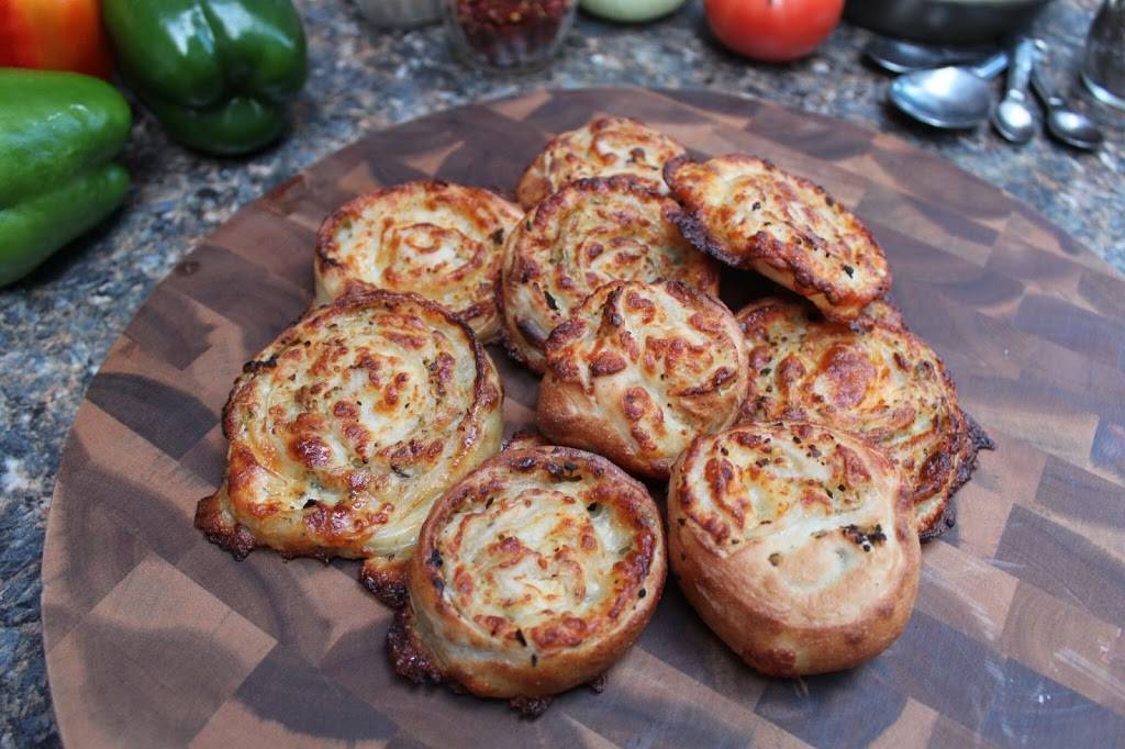 Mama Leahs Pizza | restaurant | 1500 Reisterstown Rd #222, Pikesville, MD 21208, USA | 4106537600 OR +1 410-653-7600