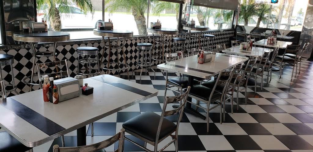 Mr Petes Burgers | restaurant | 12050 Woodruff Ave, Downey, CA 90241, USA | 5629400700 OR +1 562-940-0700