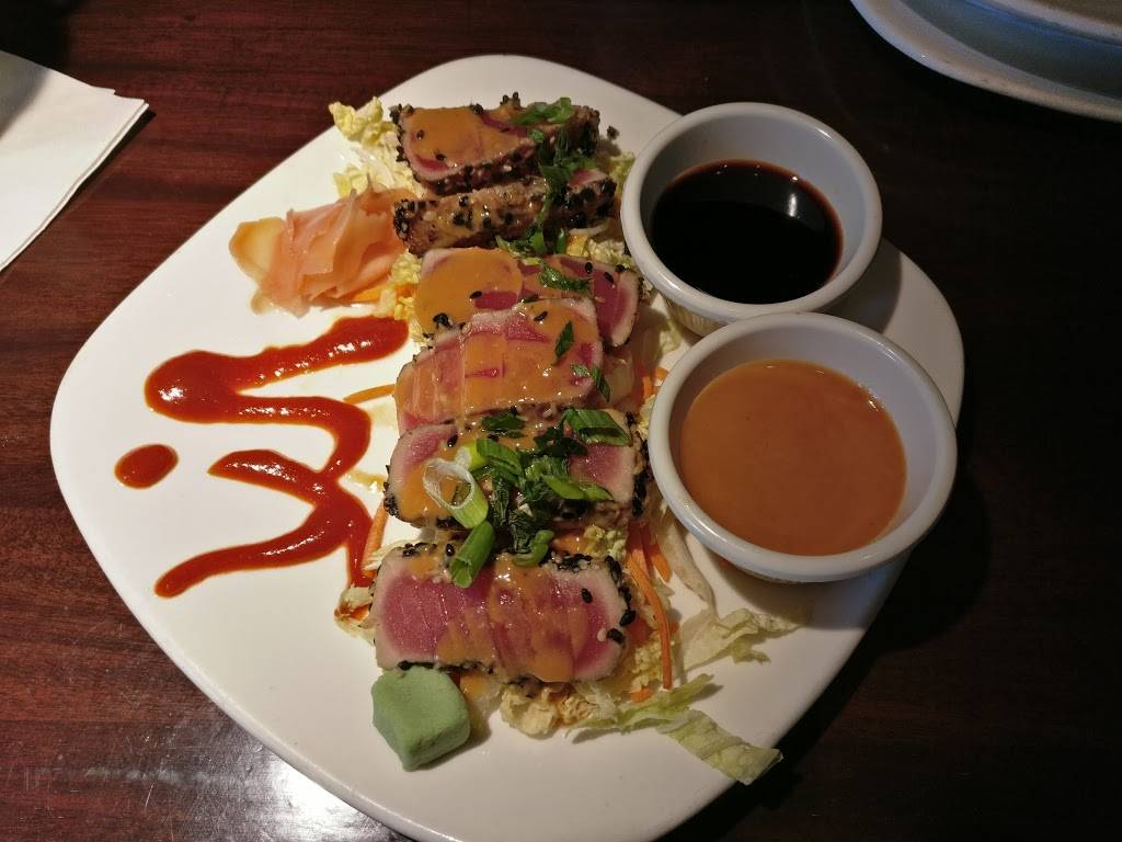 Village Tavern | restaurant | 2000 Griffith Rd, Winston-Salem, NC 27103, USA | 3367608686 OR +1 336-760-8686