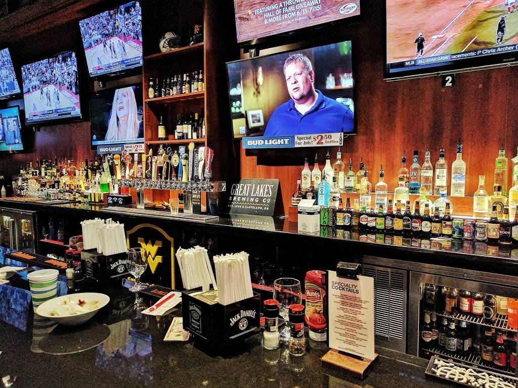 Recovery Sports Grill | restaurant | 600 Virginia St E, Charleston, WV 25301, USA | 6812058395 OR +1 681-205-8395