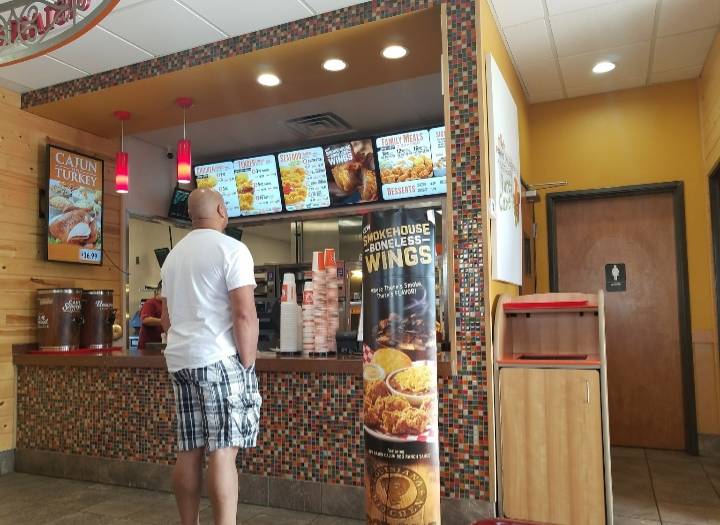 Popeyes Louisiana Kitchen | restaurant | 2972 W Wheatland Rd, Dallas, TX 75237, USA | 9727800015 OR +1 972-780-0015