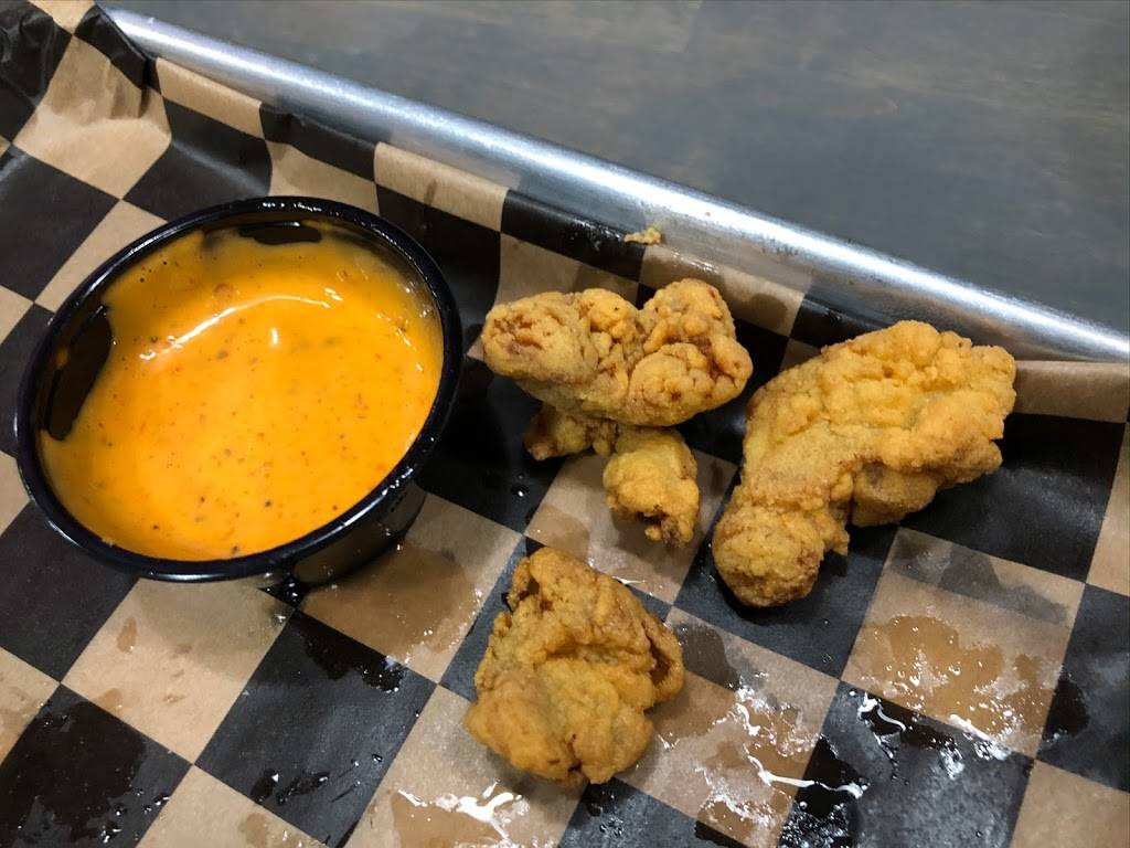 Raised on Country burgers n grill | restaurant | 2217 University Blvd, Tuscaloosa, AL 35401, USA | 2057645405 OR +1 205-764-5405