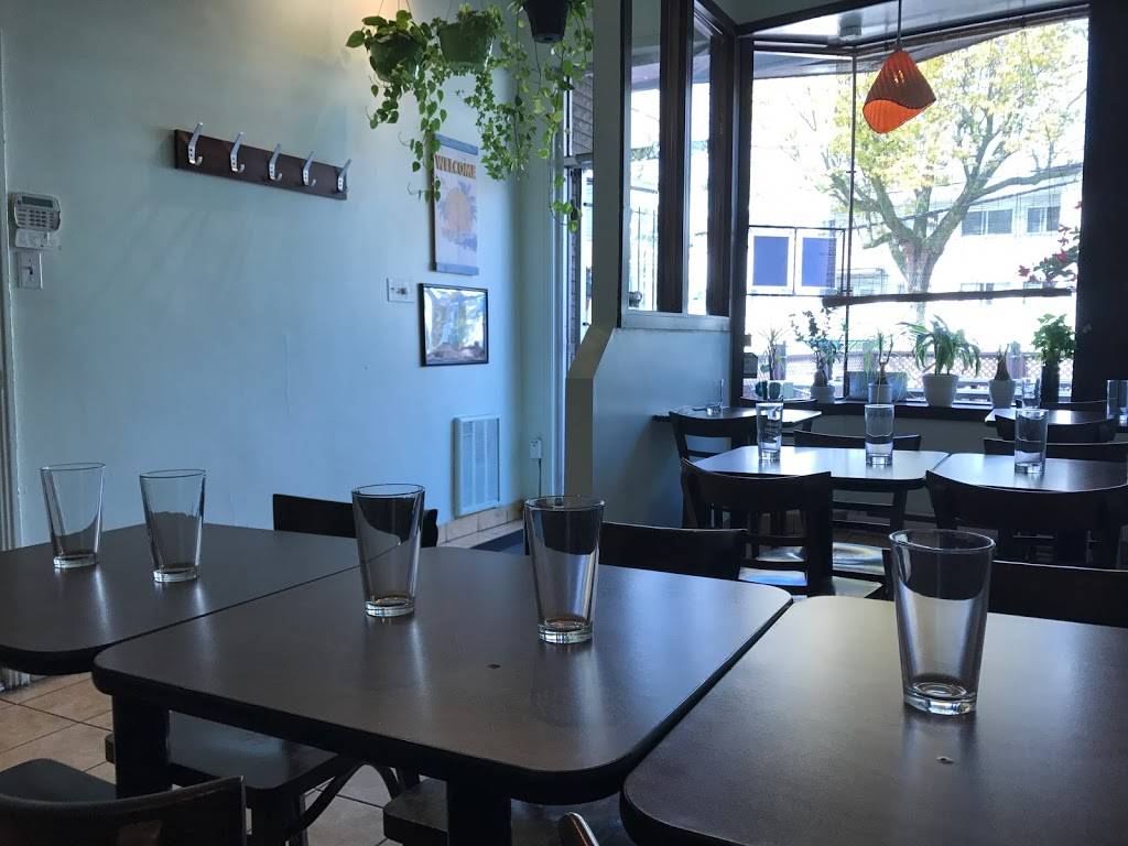 Restaurant Une nuit à Bangkok | restaurant | 5076 Rue de Bellechasse, Montréal, QC H1T 2A2, Canada | 5145435444 OR +1 514-543-5444