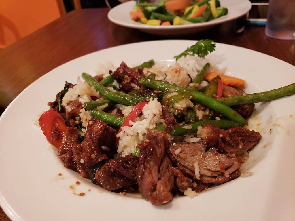 Banana Blossom | restaurant | 2800 Clinton Ave, Cleveland, OH 44113, USA | 2166965529 OR +1 216-696-5529