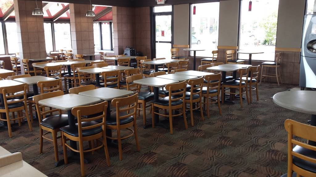 Wendys | restaurant | 1905 S Church St, Murfreesboro, TN 37130, USA | 6158950955 OR +1 615-895-0955