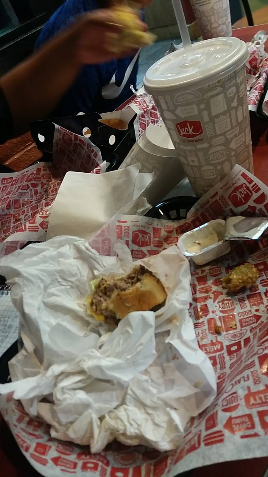 Jack in the Box | restaurant | 497 S E St, San Bernardino, CA 92401, USA | 9098894724 OR +1 909-889-4724