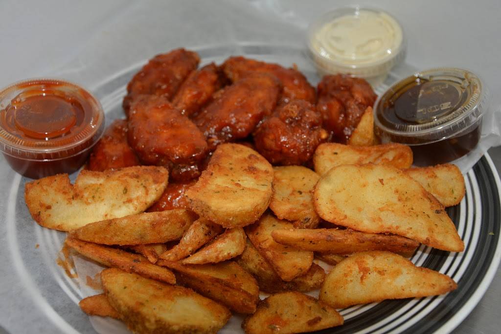 Marios Pizza &wings | restaurant | 700 Strasburg Rd, Kitchener, ON N2E 2M2, Canada | 5195717373 OR +1 519-571-7373