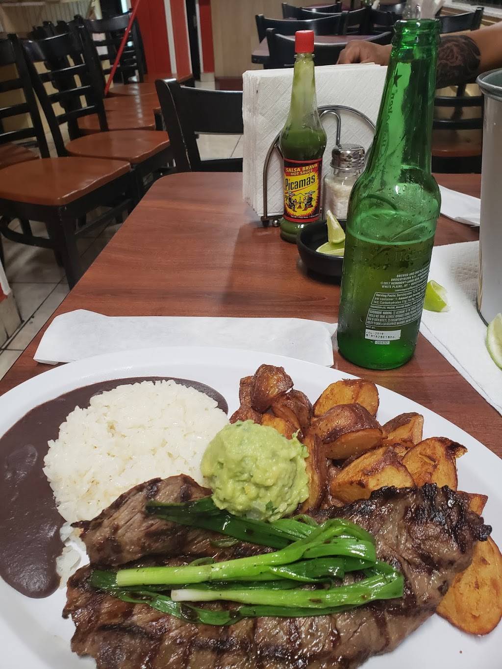La Bendicion | restaurant | 1132 S J St, Lake Worth, FL 33460, USA | 5613588915 OR +1 561-358-8915