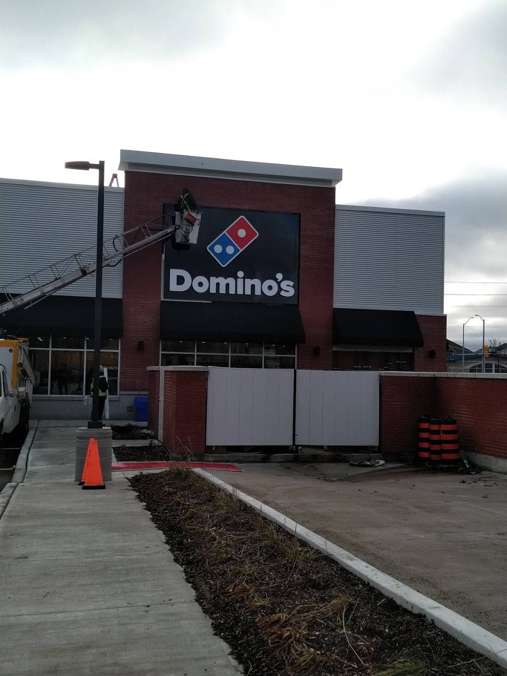 Dominos Pizza | meal delivery | 1354 Innisfil Beach Rd Unit 1, Innisfil, ON L9S 4B7, Canada | 7056151516 OR +1 705-615-1516