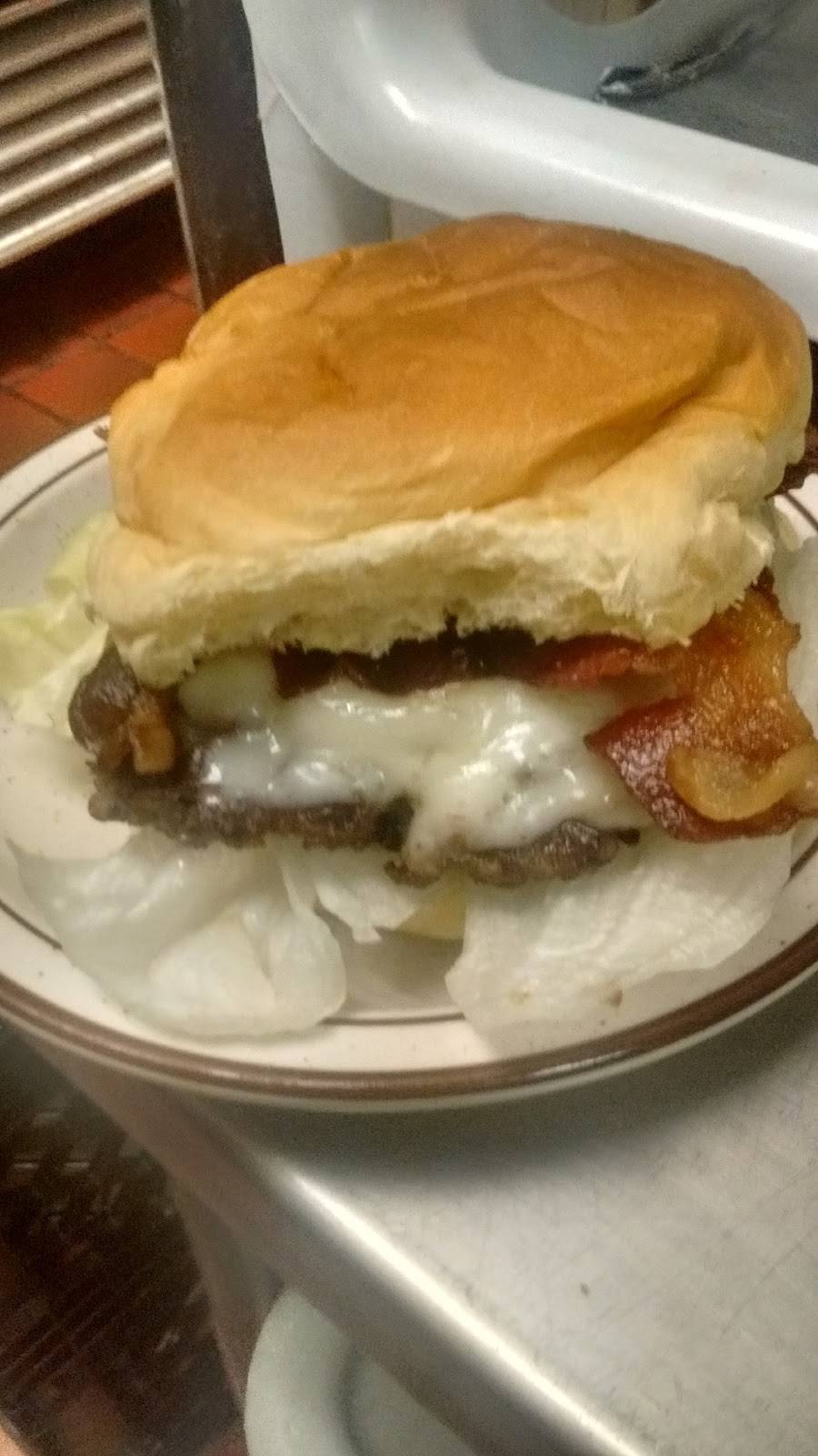 Richards Restaurant | restaurant | 508 Charles Deam Ct, Bluffton, IN 46714, USA | 2608245884 OR +1 260-824-5884