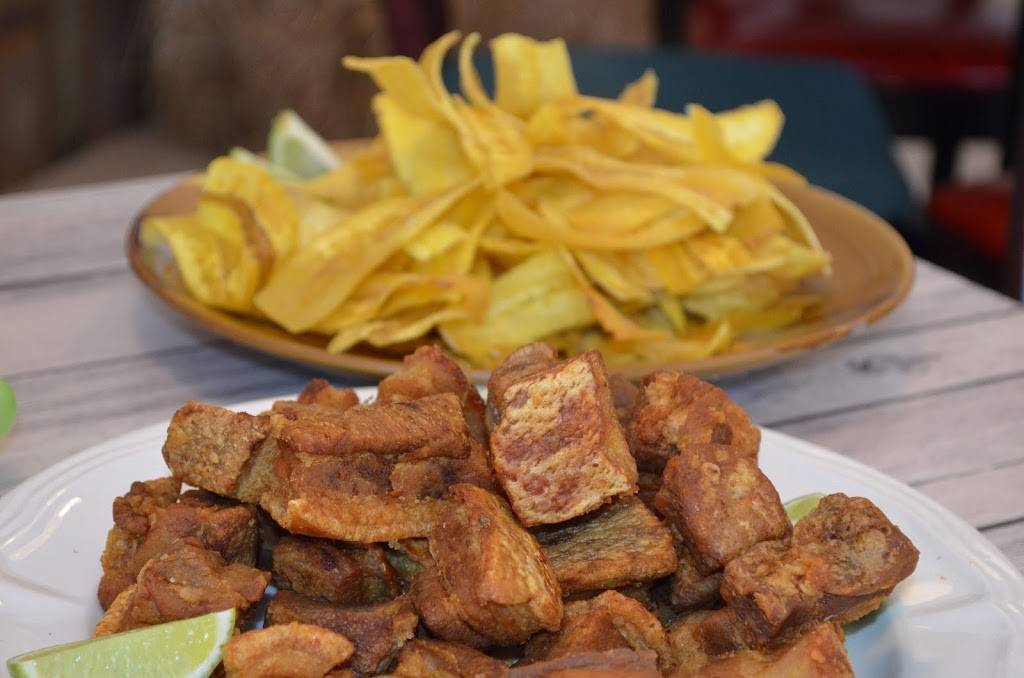 Mr. Chicken | restaurant | 301 Palm Ave, Hialeah, FL 33010, USA | 3054567397 OR +1 305-456-7397